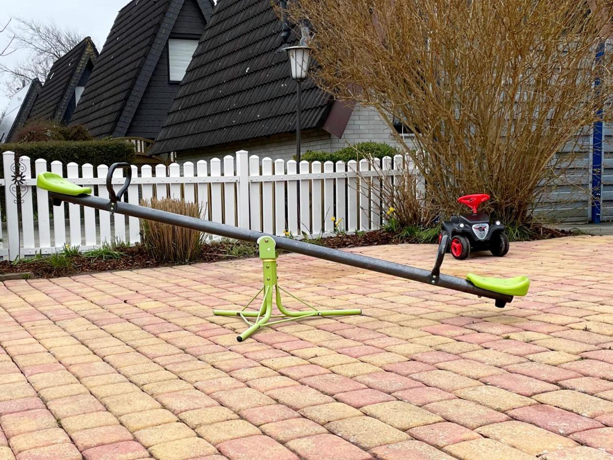 Familienfreundliches Ferienhaus In 5 Min Zum Strand Mit Terrasse Und Kostenlosem Parkplatz Cuxhaven Bagian luar foto